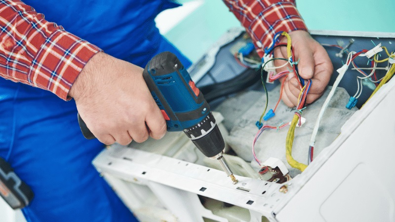 Akyazı Termodinamik Termodinamik çamaşır makinesi kart tamiri – Su almama arızası orijinal parça ile giderildi. - Teknik servis örneği